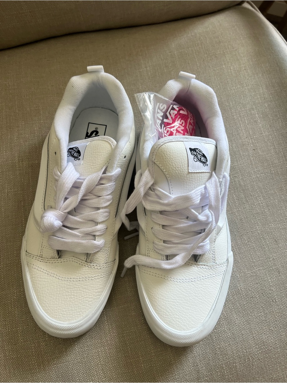 Men’s 11 Vans White Low-Top Leather Sneakers with White or Dark Pink Laces